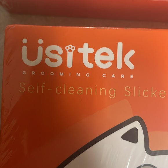 Usitek Dog/Cat Brush for Shedding and Grooming Self-cleaning Slicker Brush New - Picture 2 of 7